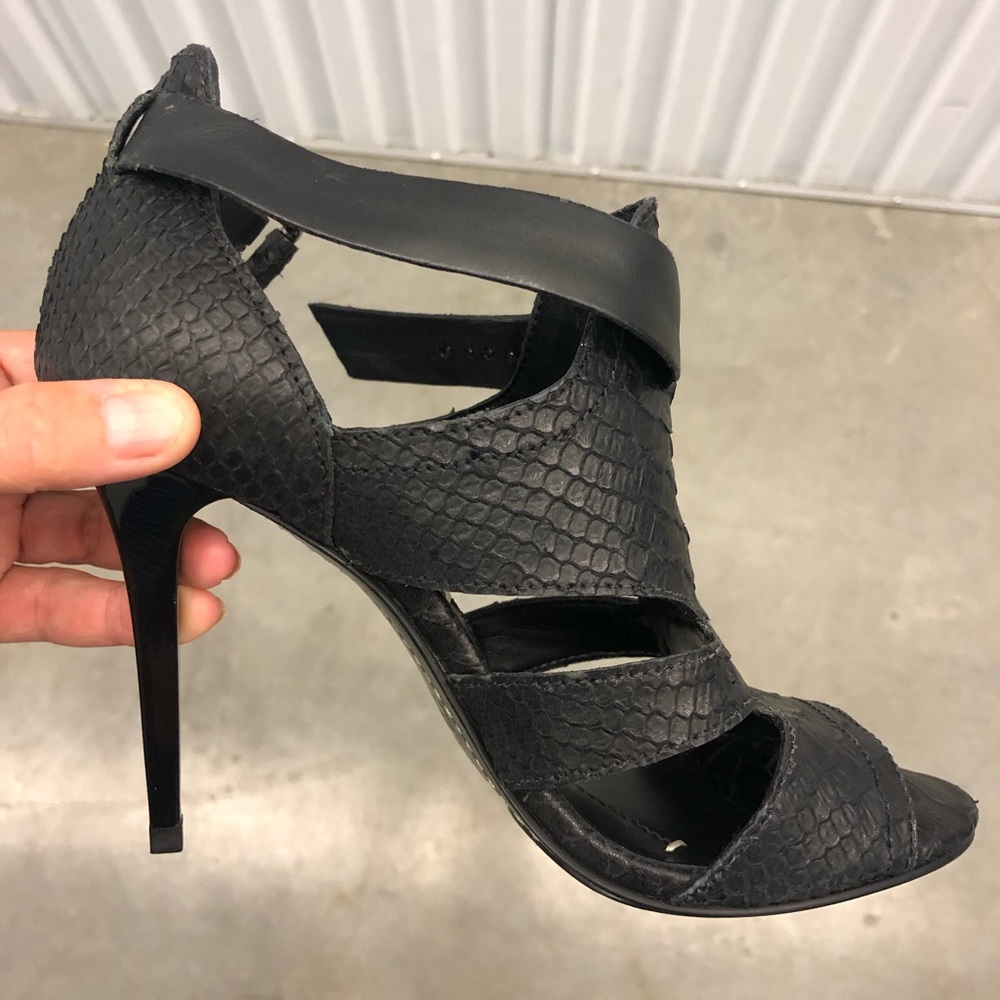 High Heels BCBG Max Azria (never worn)